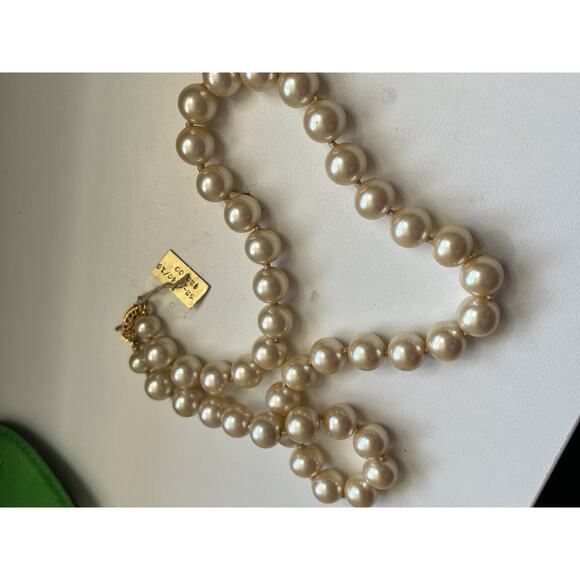 NOS Vintage Glass Faux Pearls Necklace Individually Knotted 18” - Picture 5 of 6